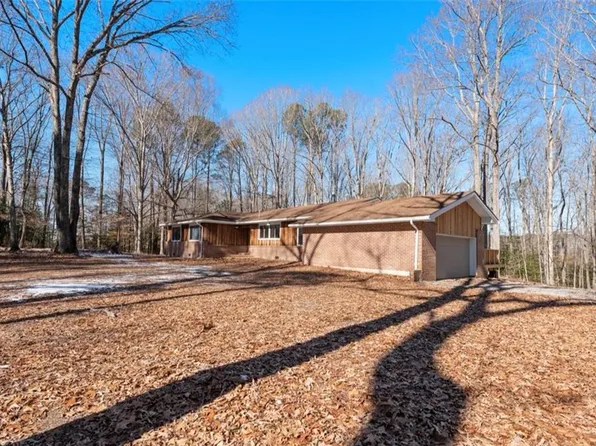 19126 Carys Bridge Rd, Capron, VA 23829