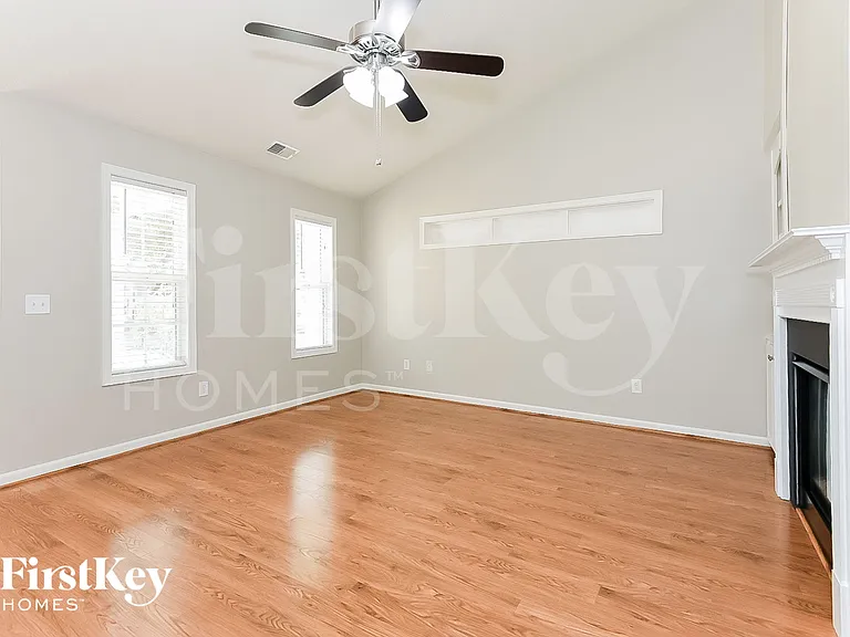 307 White Oak Way — Photo 3
