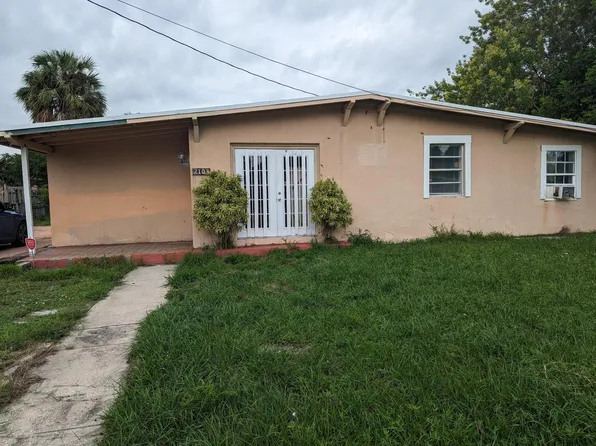 2103 Golfview Court, Fort Pierce, FL 34950