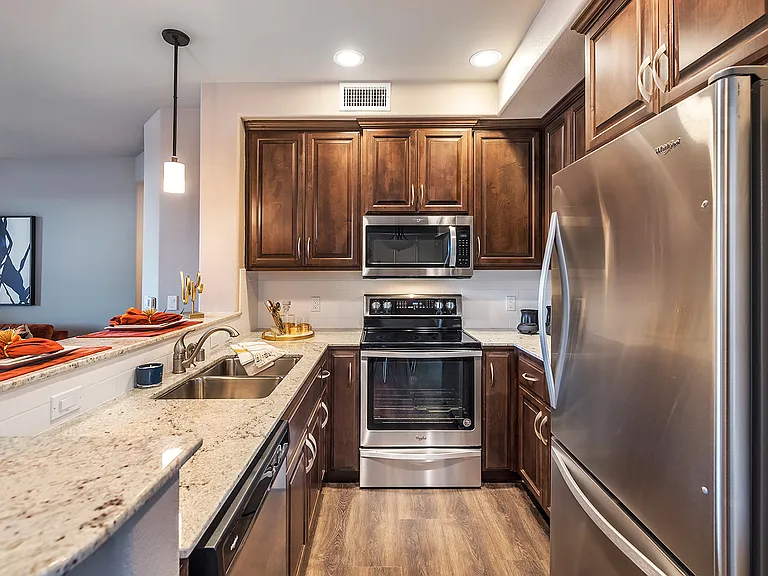 Canyon Oaks Luxury Apartments — Photo 25
