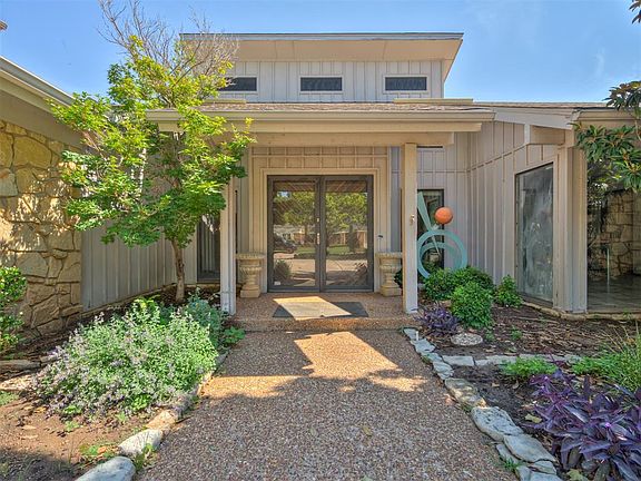 2nd image of 4309 Saint Thomas Dr
