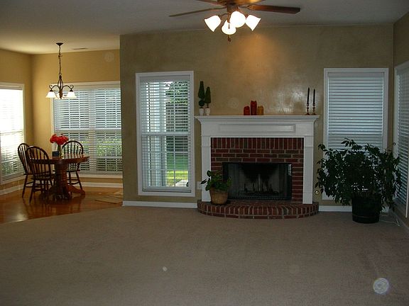 FAMILY ROOM WITH GAS FIREPLACE