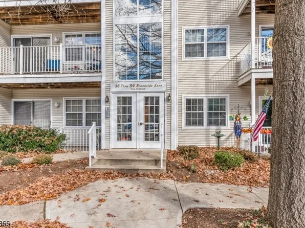 44 Brookside Ln, Mount Arlington Boro, NJ 07856