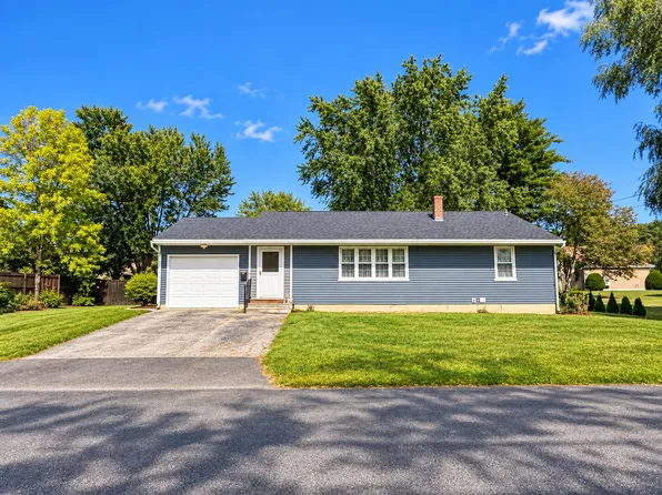 40 Fortin Way, Lewiston, ME 04240