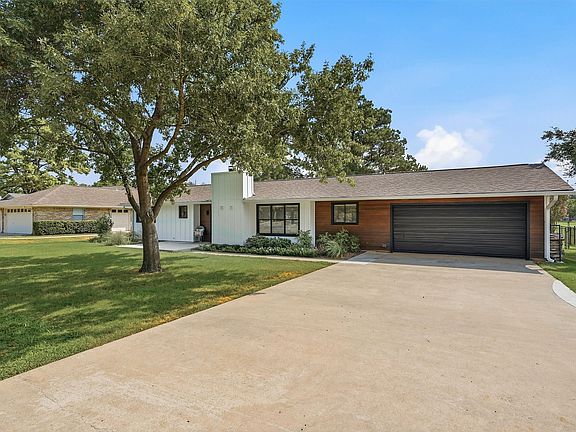 4th image of 722 Kiowa Dr W