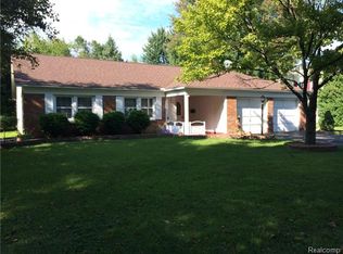 2671 Windsor Dr, Troy, MI