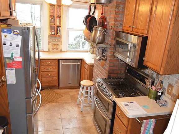 5th image of 11 Montross St