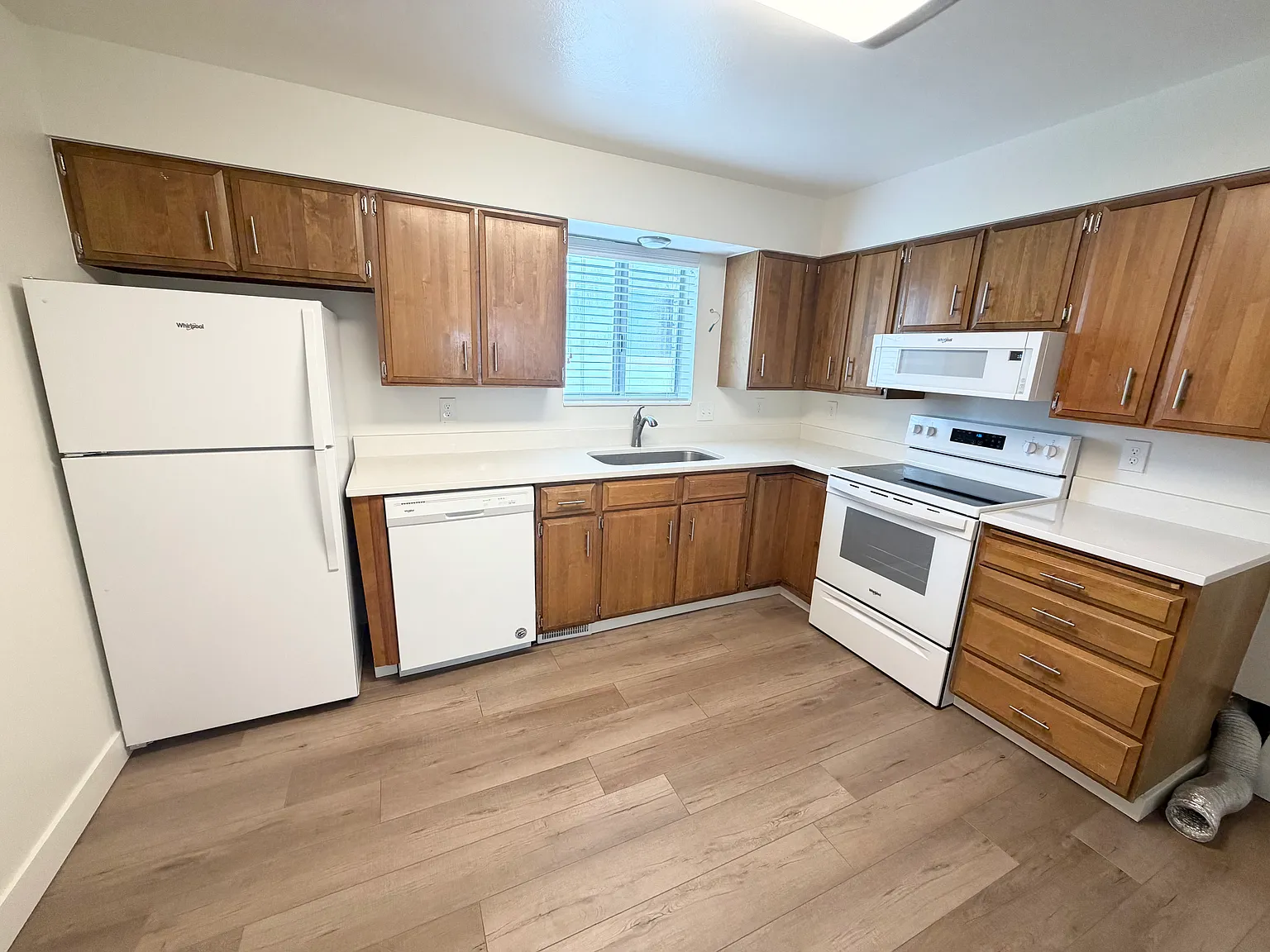 2 bed, 864 sqft, $1,295 — Photo 4