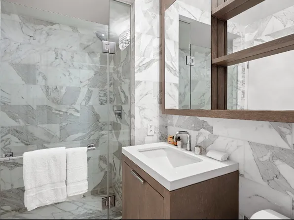 225 Rector Place image 9 of 27