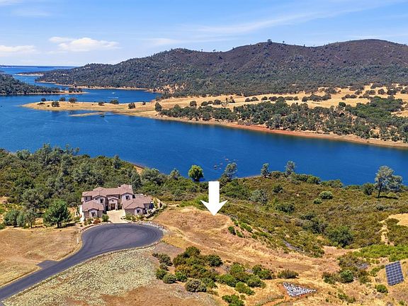3rd image of 601 Cakebread Dr