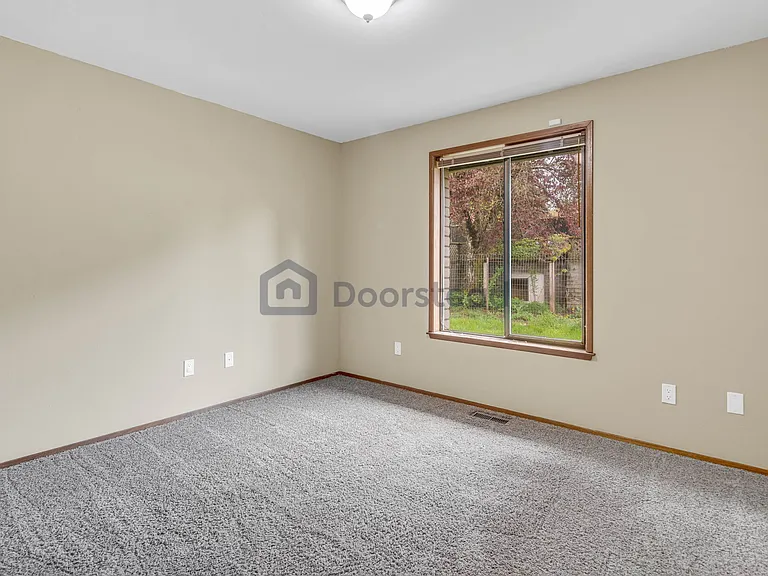 21805 SE 4th St — Photo 36