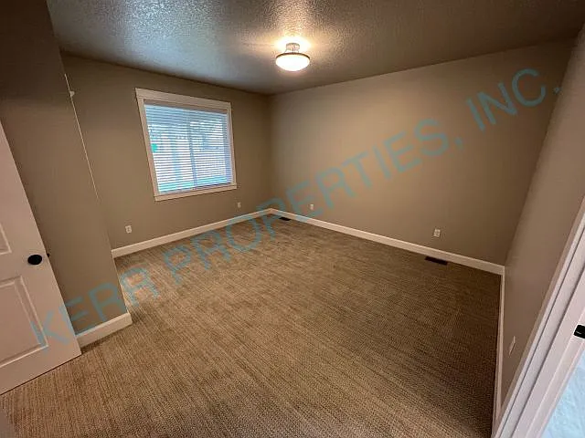 2087 SE Silver Springs Rd — Photo 9