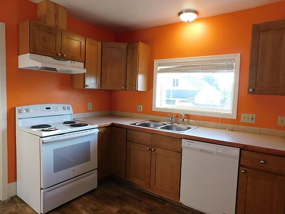 3rd image of 5658 S Thompson Ave