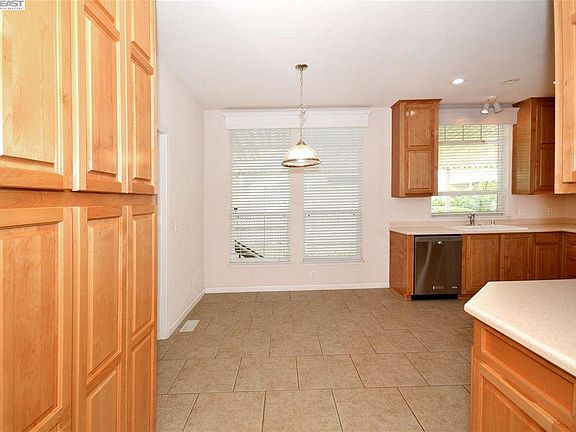 4th image of 3263 Vineyard Ave #6666