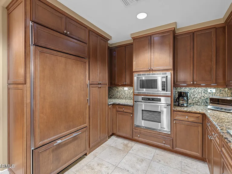 2211 E Camelback Rd #207 — Photo 14
