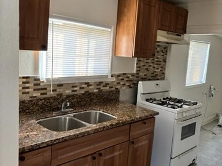 930 Sterling Rd — Photo 15