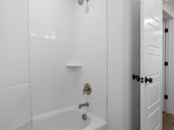 5th image of 554 E Hargett St #257