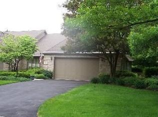 17 Walnut Creek Dr, Holland, OH