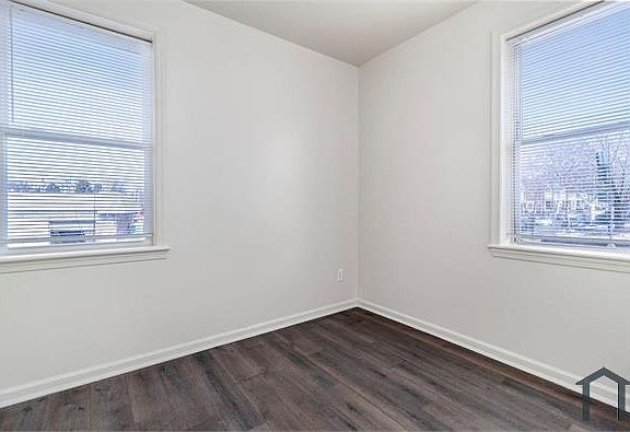 4th image of 1150 17th St NE APT 2