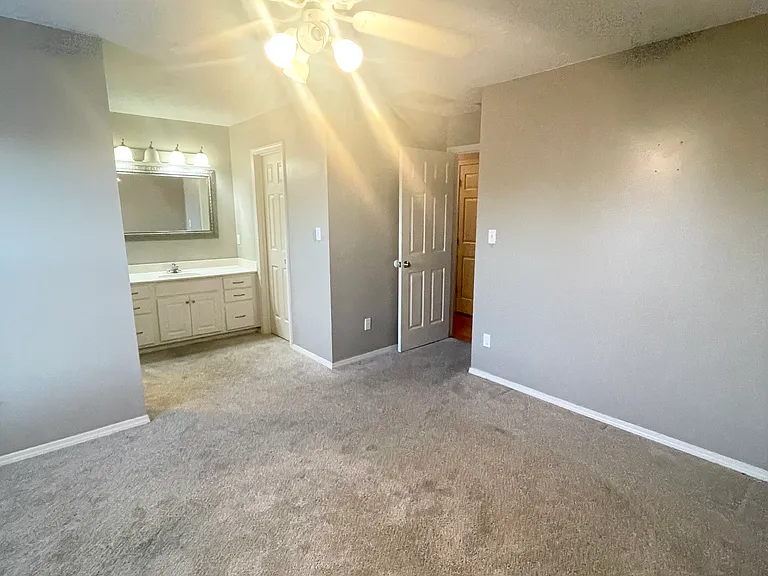 2550 Heartland Greens Point — Photo 6