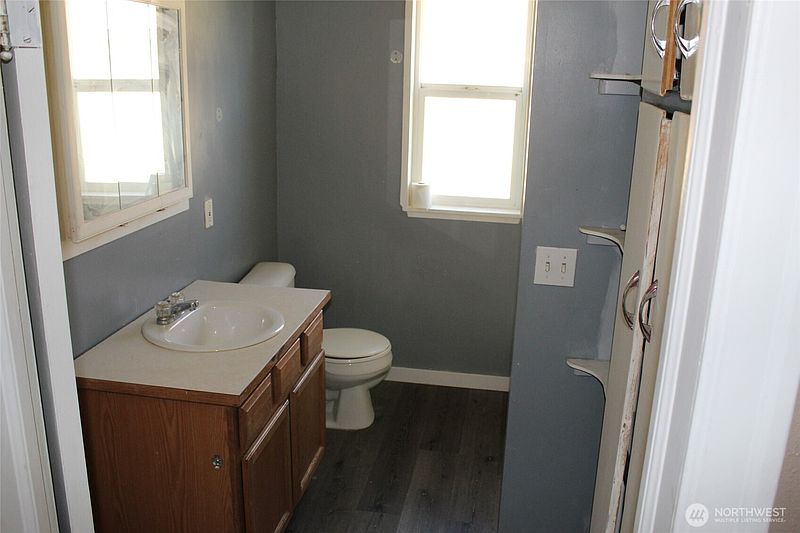 5th image of 104 E 5th Avenue