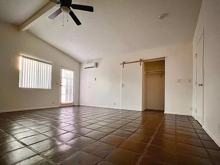 561 S Highland Dr #2 — Photo 2