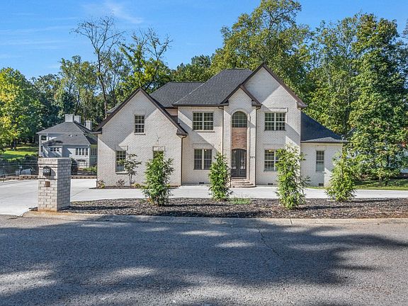 3rd image of 109 Oak Hill Dr