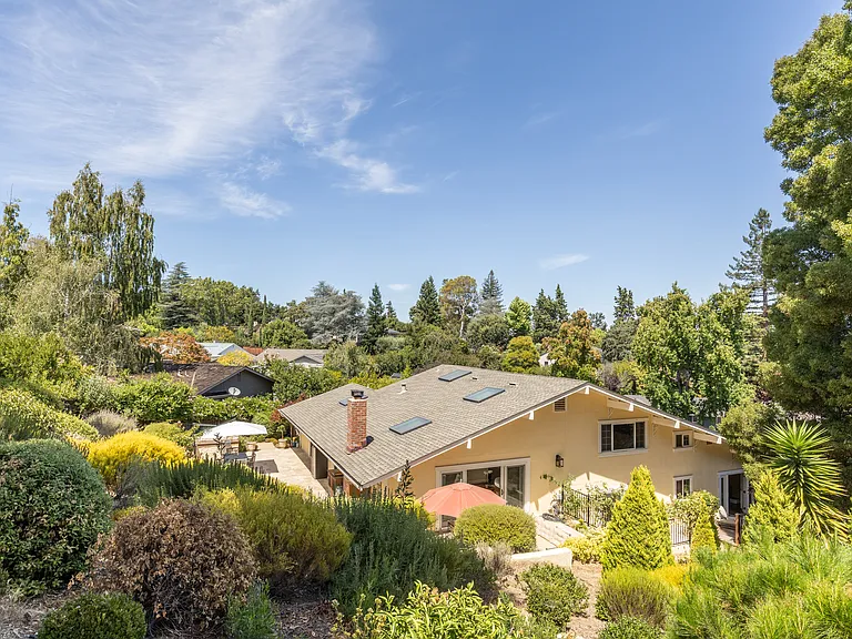 977 Continental Dr — Photo 65