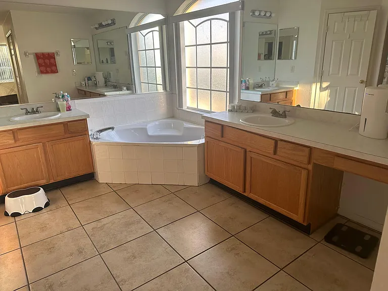 1654 Islebrook Dr — Photo 13