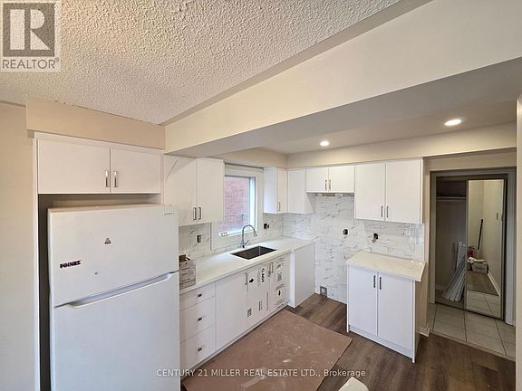 4th image of 133 Creditstone Rd