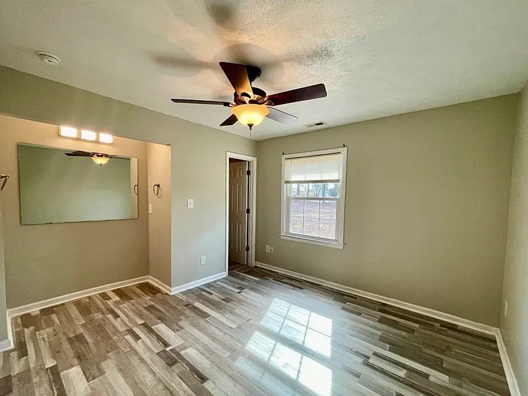 824 Fresno Dr — Photo 24