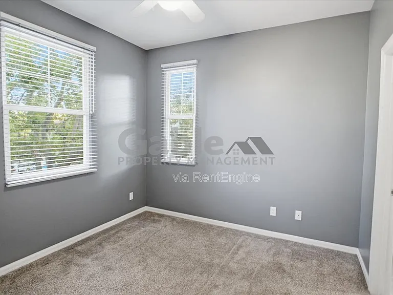 26925 Carmelita Dr — Photo 19