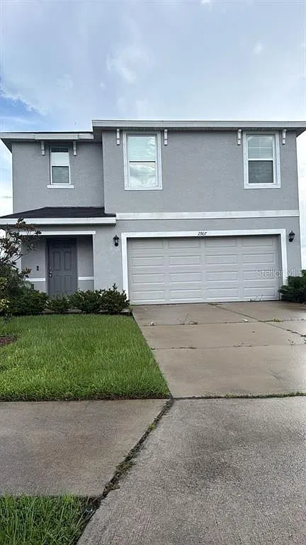 5 bed, 3.0 bath, 2447 sqft, $2,990 — Photo 1