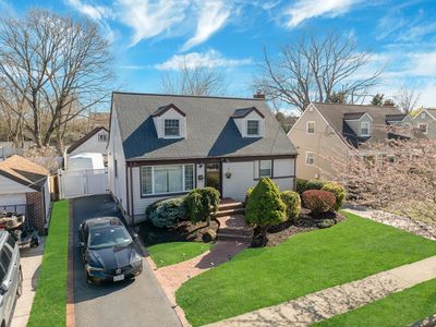 25 Garden Place, Merrick, NY, 11566
