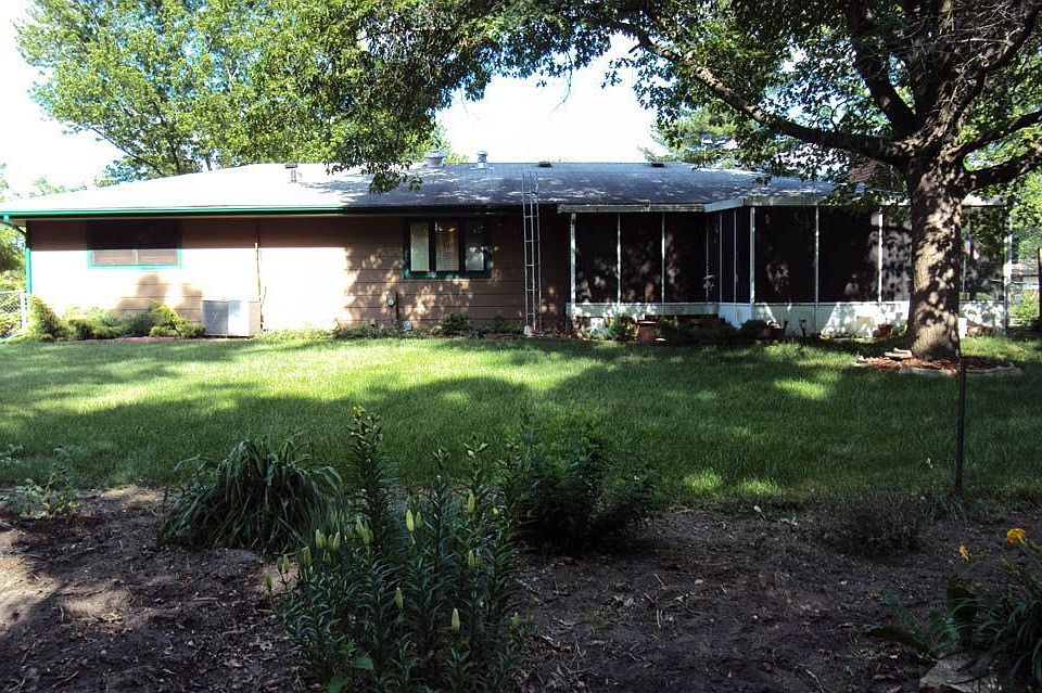 1st image of 9932 Debbie Ln