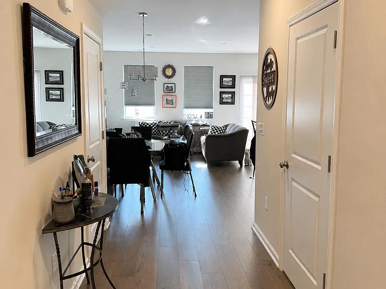 16 Theater Dr — Photo 6