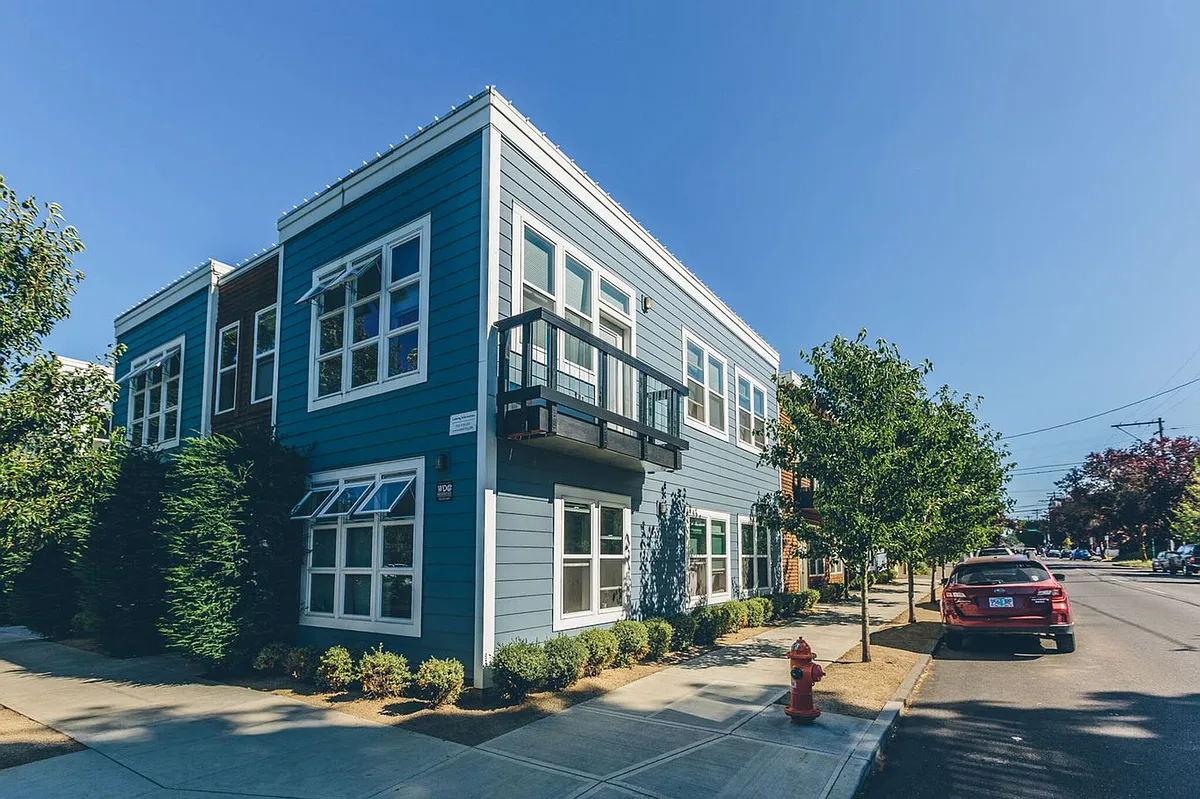 Building Photo - 1100 & 1120 SE Sherman St