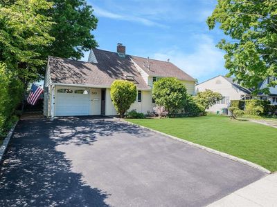 50 Saddler Lane, Levittown, NY, 11756