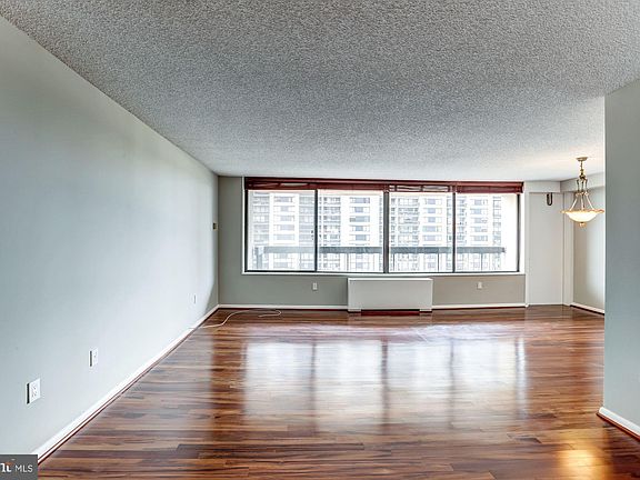 5th image of 3701 S George Mason Dr Unit 1017N