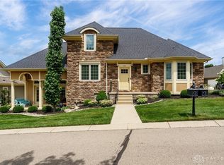 216 Pointe Oakwood Way, Oakwood, OH 45409