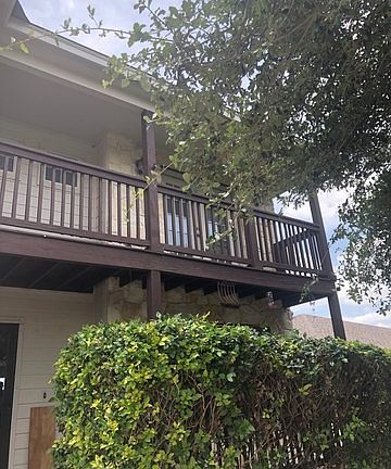 3rd image of 935 Magnolia Fld