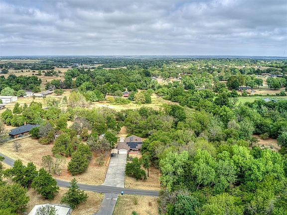 3rd image of 710 Deano Dr