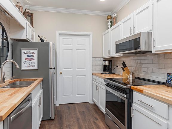 5th image of 1257 Louisville St APT 26