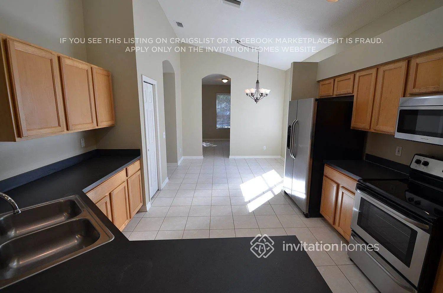 9127 Cliff Lake Ln Tampa, FL 33614 — Photo 4