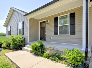 1025 Hugh Hunter Rd, Oak Grove, KY 42262