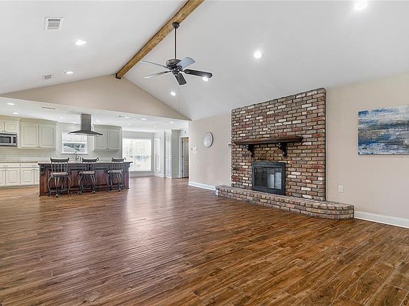 2nd image of 8089 Hermitage Dr