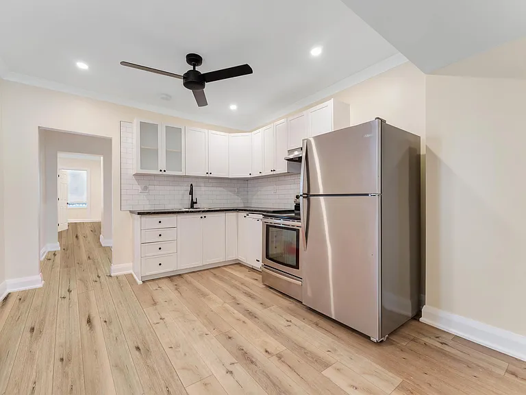 137 Carruthers Ave #1 — Photo 2