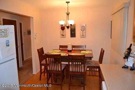 4th image of 57 Yorktowne Parkway #B