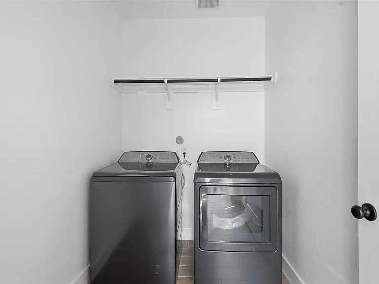 313 Rise Ln — Photo 4