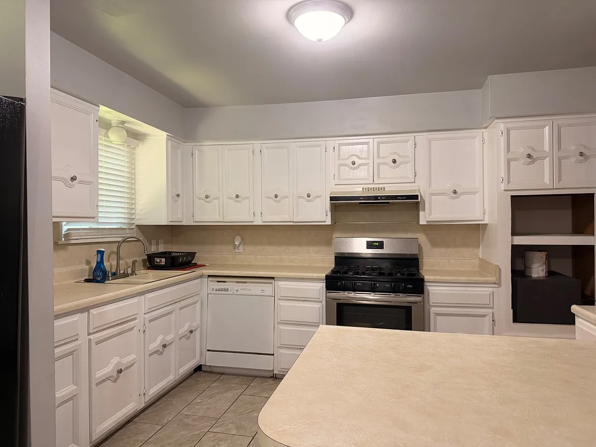Property Photo - 516 W Toledo Pl